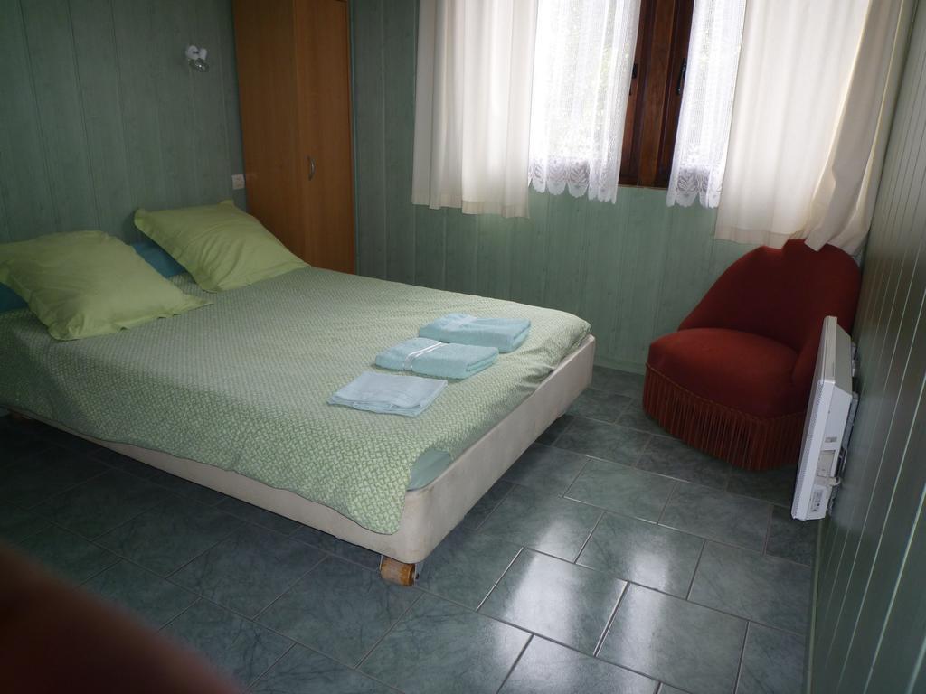 Chalet Du Montal Dun-les-Places Стая снимка